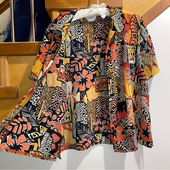 Tradition Vintage Tropical Hawaiian Button Down Shirt - Picture 4 of 11